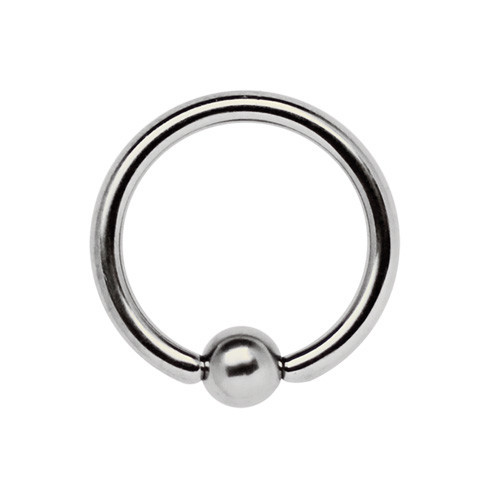 Orecchio labbra naso - naso, piercing